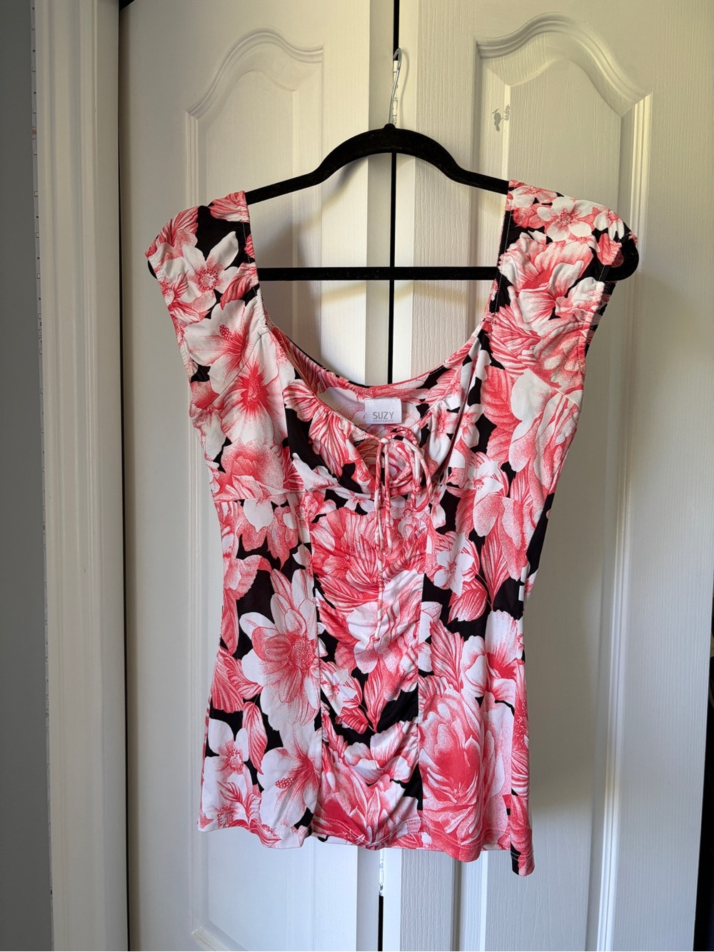 Suzy Shier Pink Floral Tie-Front Blouse